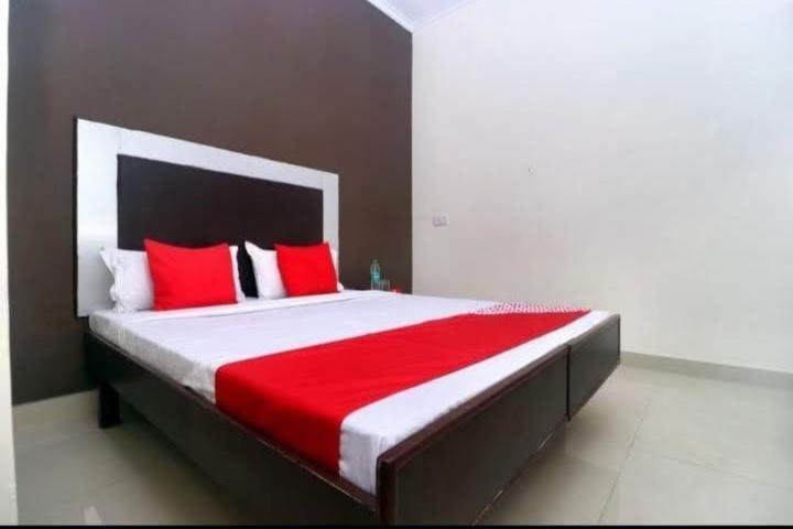 OYO Flagship 19355 Hotel Blessing Inn Jalandhar Exterior foto
